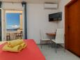 Dining room Drašnice, Dining room in the studio-apartment, WiFi.