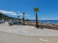 Drašnice, Makarska, Парковка 6697 - Апартаменты вблизи моря с галечным пляжем.