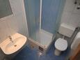 Koupelna 2 Baška Voda, Koupelna 2 v ubytování typu apartment, domácí mazlíčci povoleni a WiFi.
