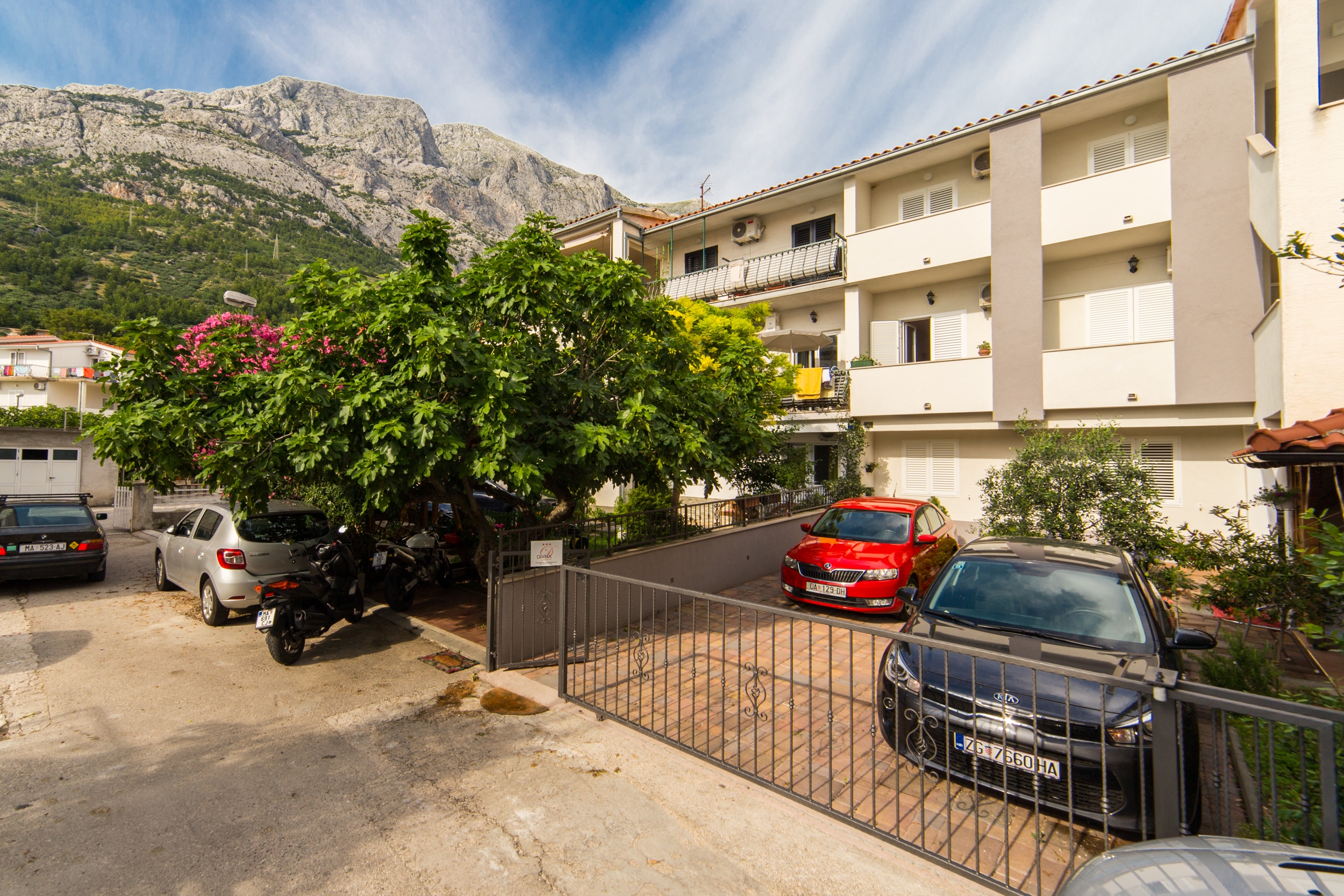 One bedroom apartment with balcony Baška Voda, Makarska (A-6707-a)