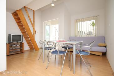 Dining room Podgora, Dining room in the apartment, dostupna klima i WIFI.
