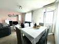 Dining room Makarska, Dining room in the apartment, air condition available and WiFi.
