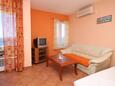 Obývací pokoj Baška Voda, Obývací pokoj v ubytování typu apartment, s klimatizací a WiFi.