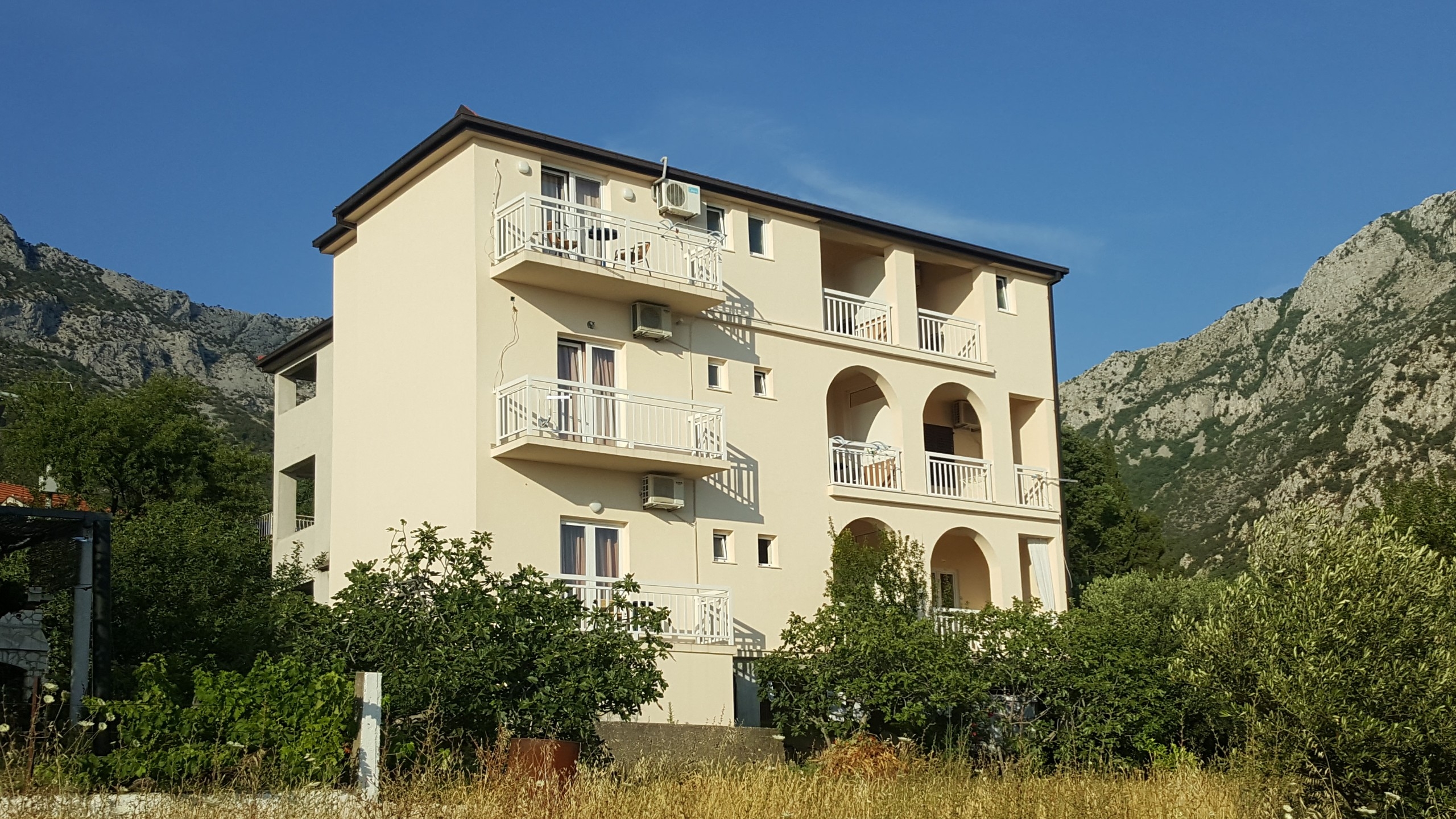 One bedroom apartment with balcony and sea view Gradac, Makarska (A-6724-a) One bedroom apartment with balcony and sea view Gradac, Makarska (A-6724-a)