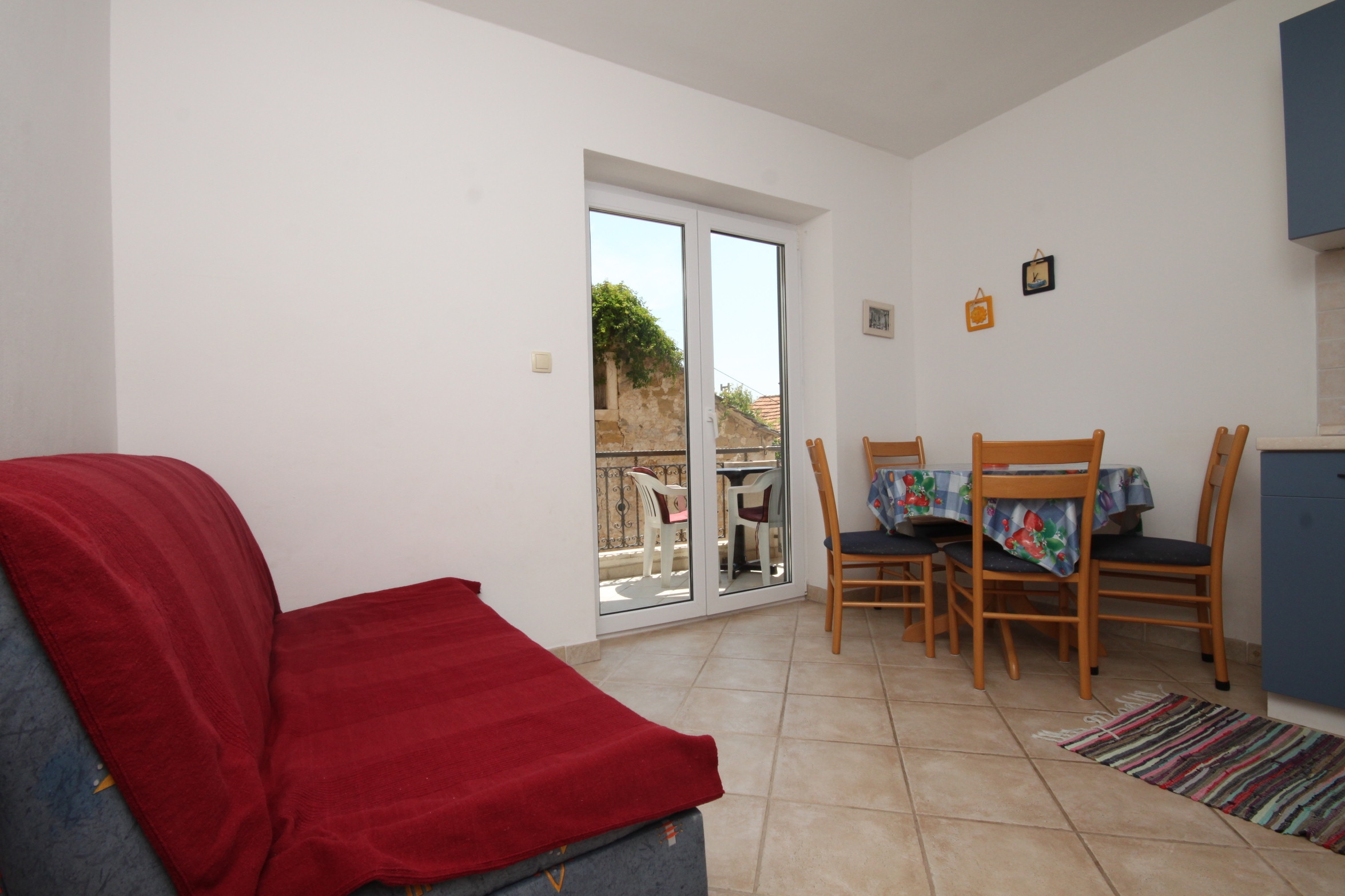 One bedroom apartment near beach Podgora, Makarska (A-6725-a)