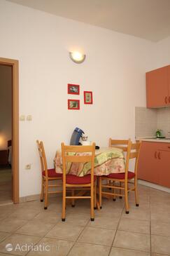 Dining room Podgora, Dining room in the apartment, dostupna klima, dopusteni kucni ljubimci i WIFI.