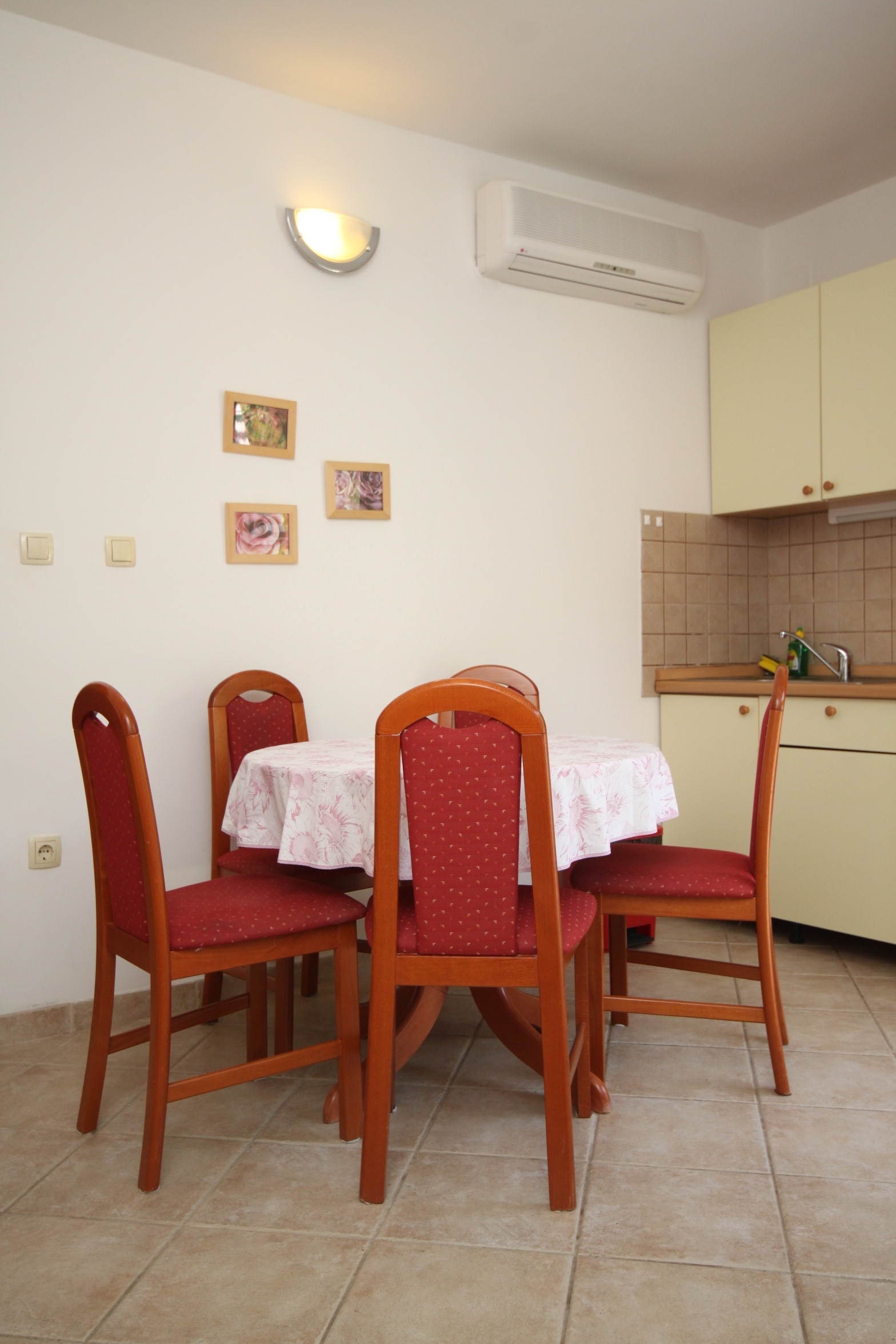 One bedroom apartment near beach Podgora, Makarska (A-6725-c) One bedroom apartment near beach Podgora, Makarska (A-6725-c)
