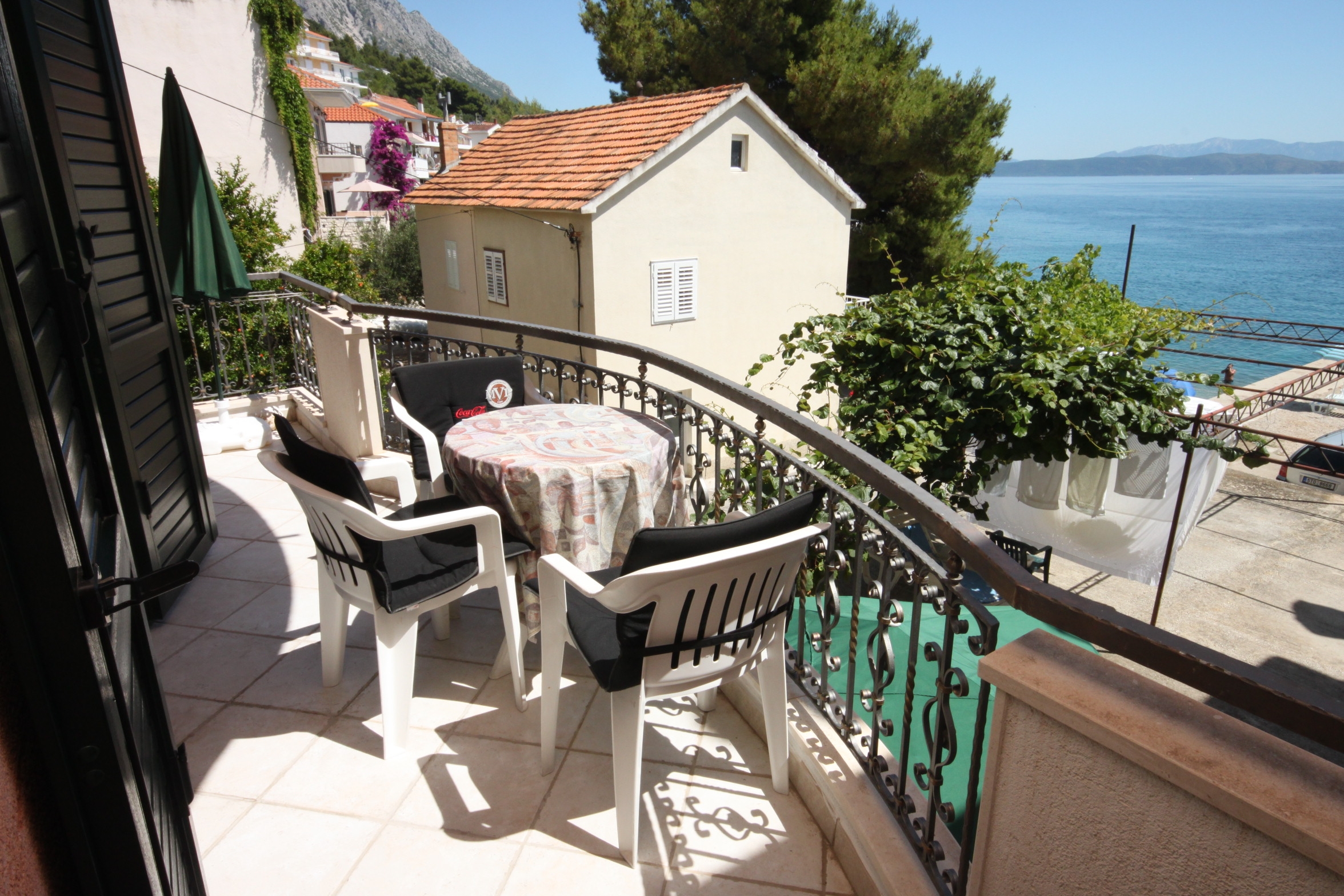 One bedroom apartment near beach Podgora, Makarska (A-6725-d)