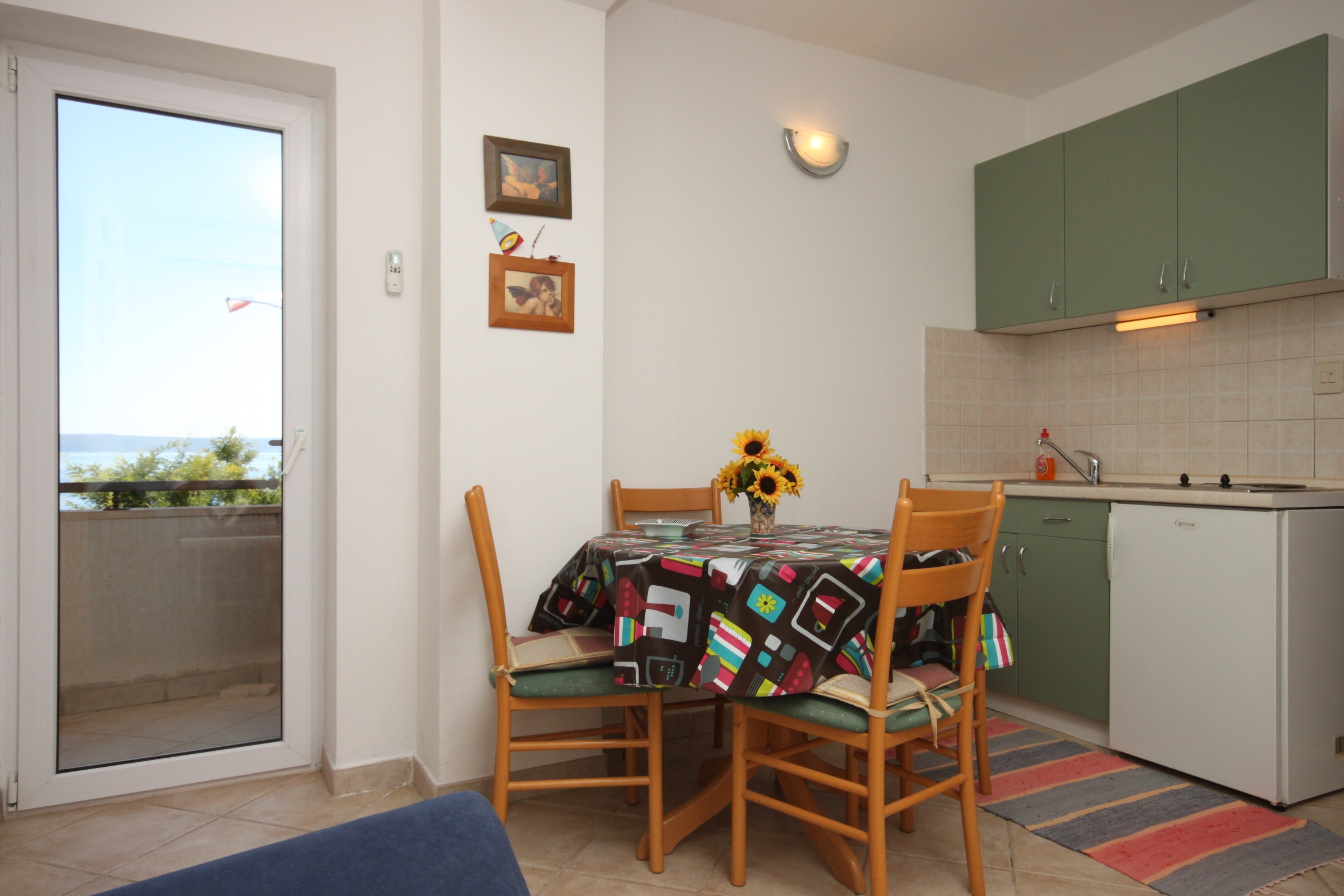 One bedroom apartment near beach Podgora, Makarska (A-6725-d)