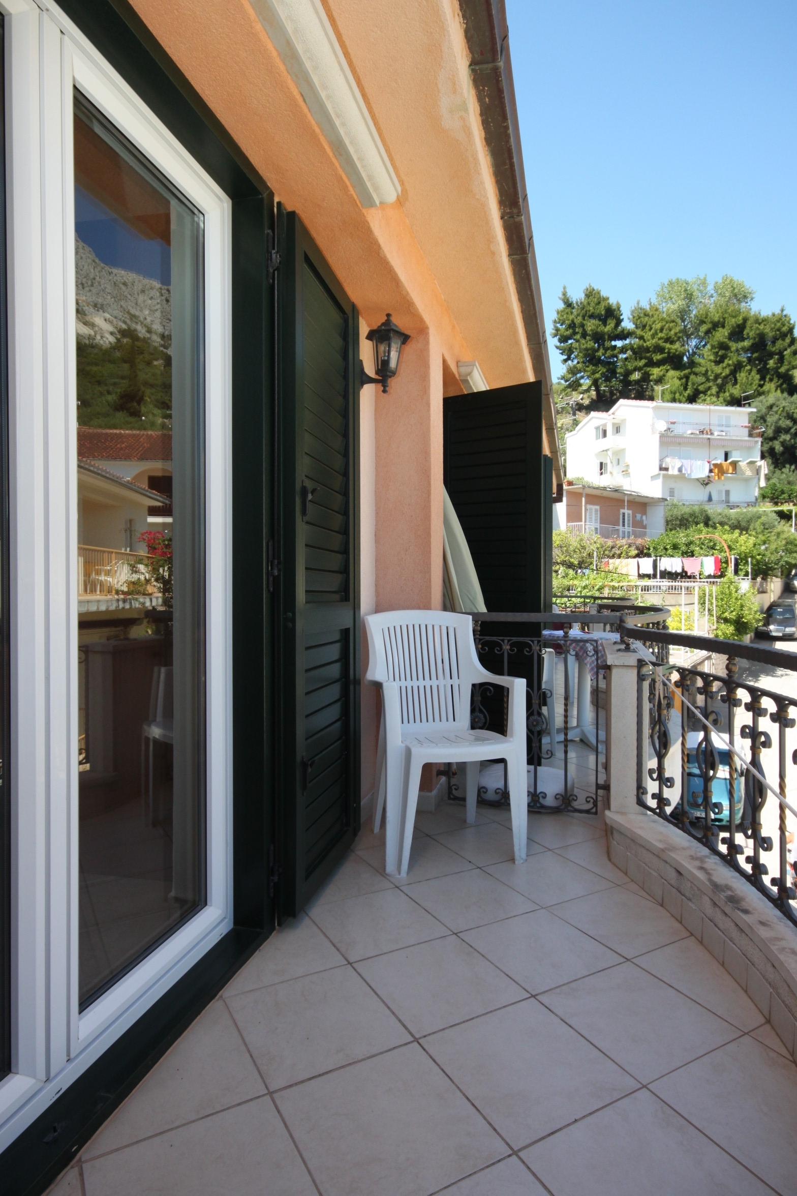 One bedroom apartment near beach Podgora, Makarska  A-e