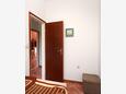 Sućuraj, Bedroom 2 in the apartment, (pet friendly) and WiFi.