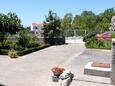Parking lot Sućuraj, Hvar, Parking lot 6733 - Apartments near sea with pebble beach.