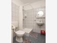 Bathroom Sućuraj, Bathroom in the room, (pet friendly) and WiFi.