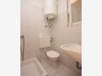 Podaca, Bathroom in the studio-apartment, WiFi.