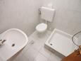 Podaca, Bathroom in the studio-apartment, WiFi.