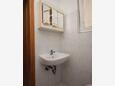 Podaca, Bathroom in the studio-apartment, WiFi.