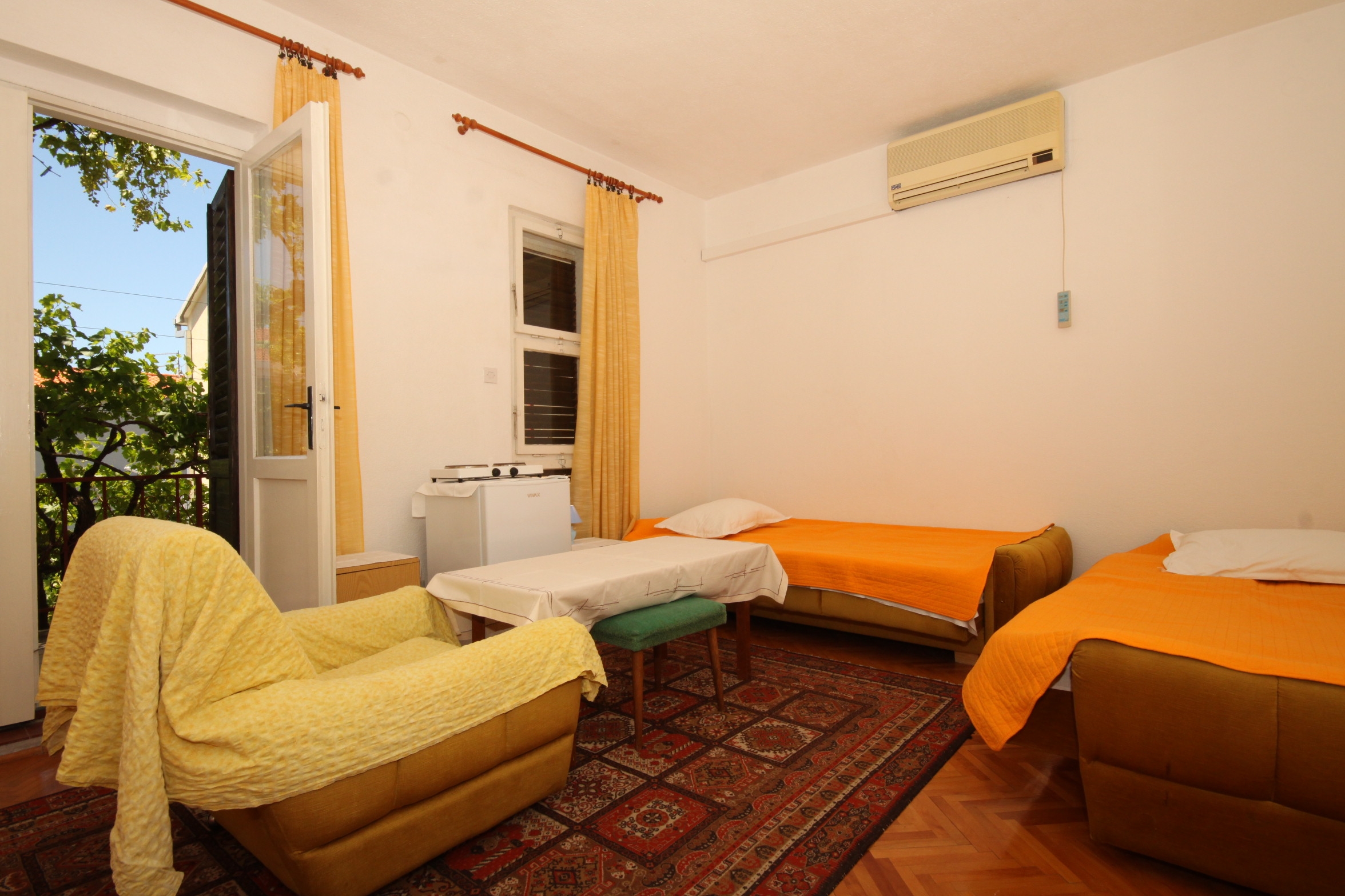 Room with terrace Baška Voda, Makarska (S-6748-a) Room with terrace Baška Voda, Makarska (S-6748-a)