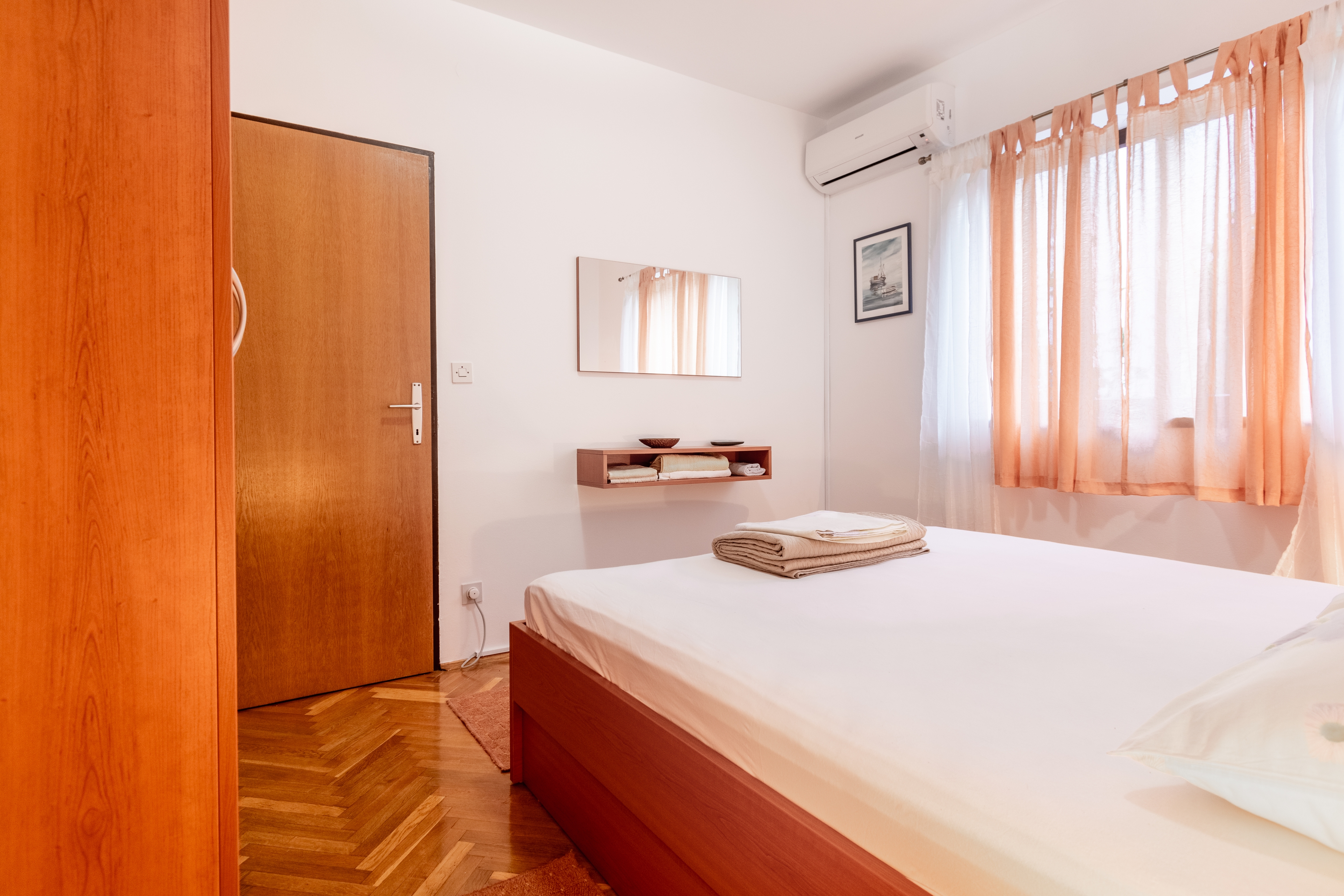Three bedroom apartment with terrace and sea view Krvavica, Makarska  A-a