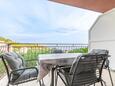 Krvavica, Terras 1 in the apartment, with a sea view, (pet friendly) en WiFi.