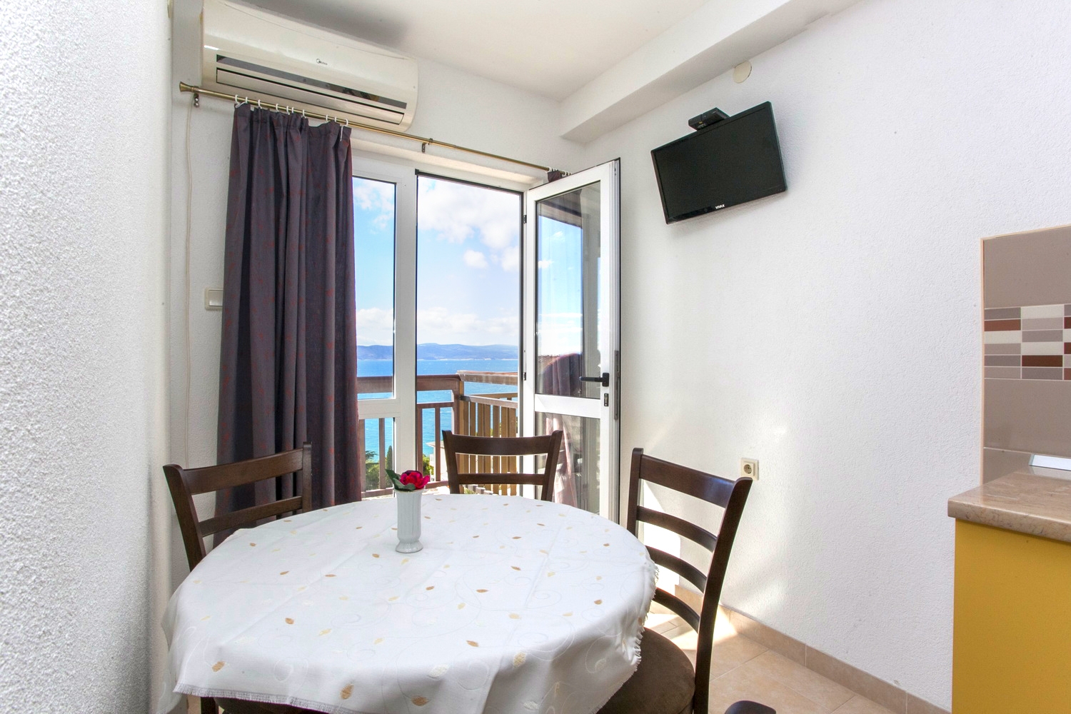 Two bedroom apartment with balcony and sea view Baška Voda, Makarska  A-a