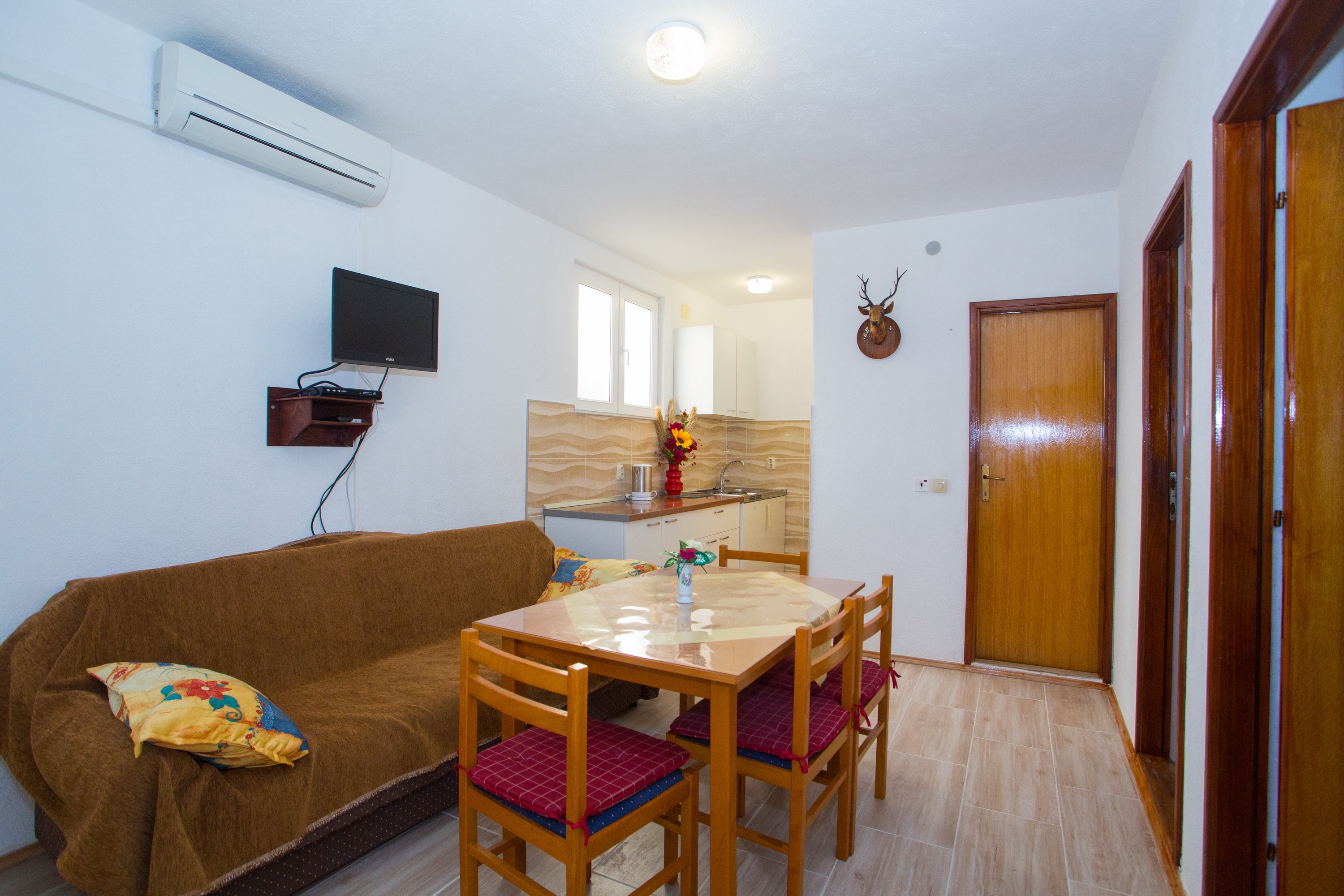 Two bedroom apartment with terrace and sea view Baška Voda, Makarska  A-b