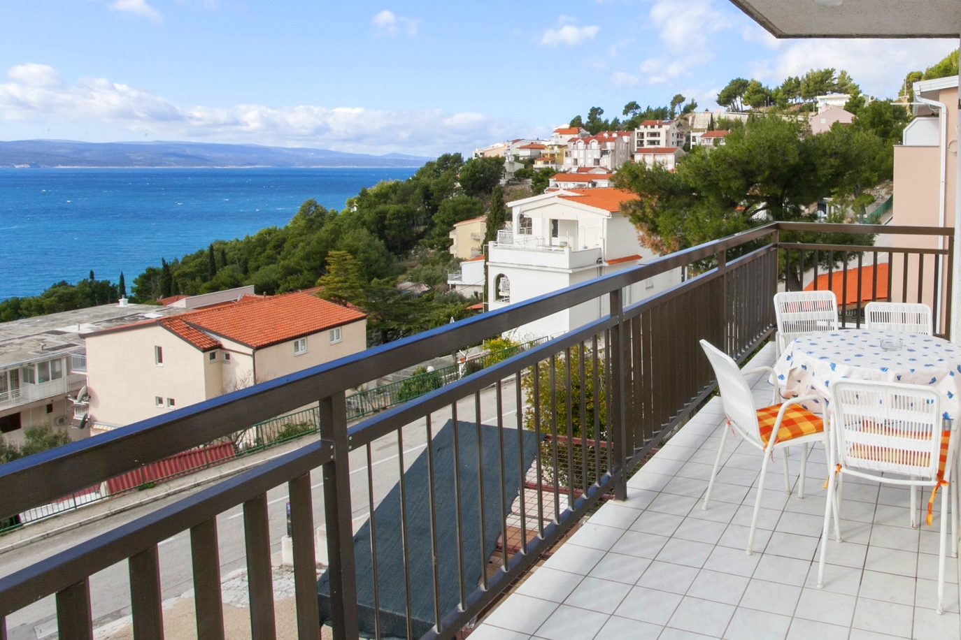 Two bedroom apartment with balcony and sea view Baška Voda, Makarska  A-c