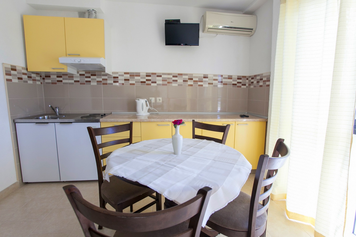 Two bedroom apartment with balcony and sea view Baška Voda, Makarska  A-c