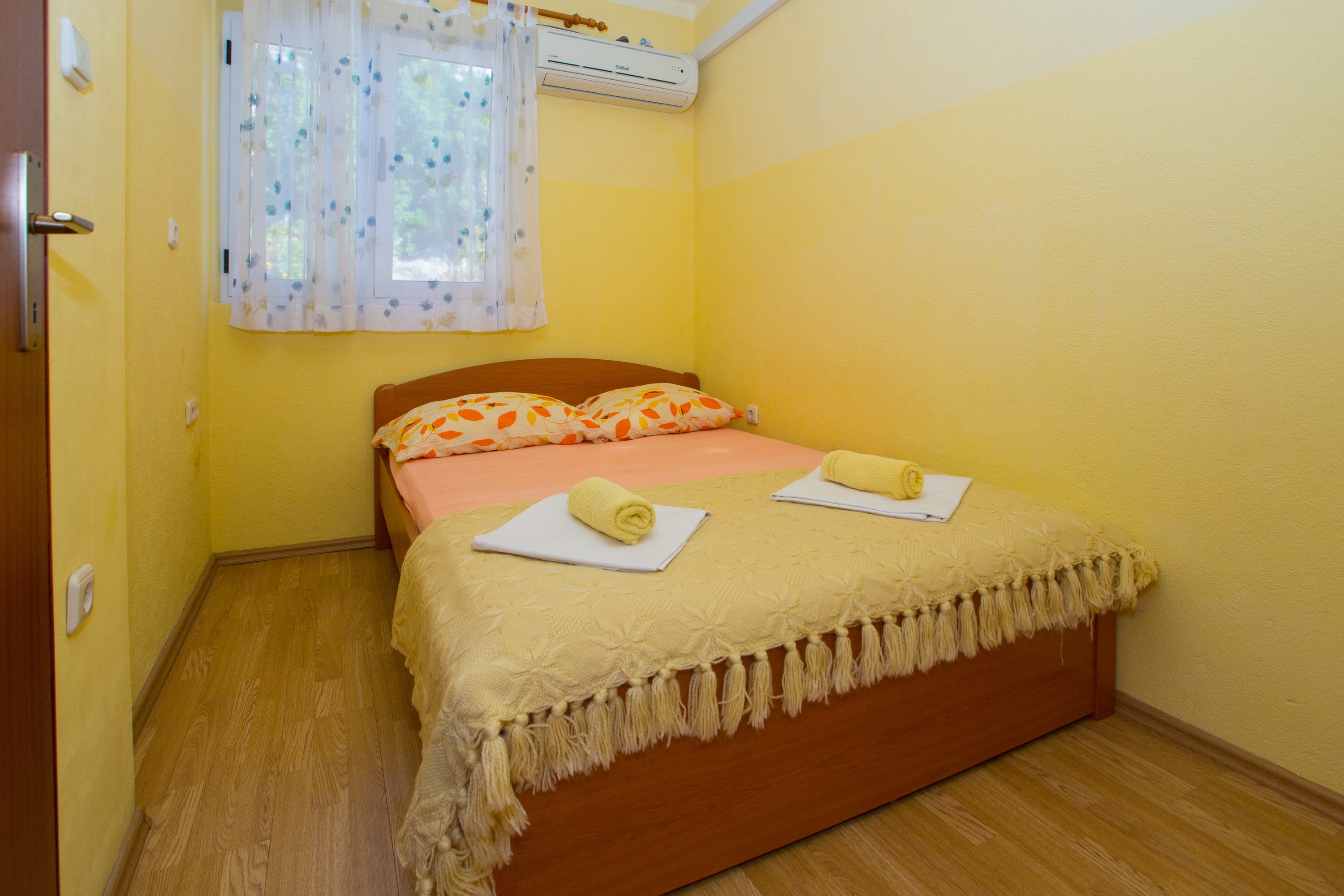 Two bedroom apartment with terrace and sea view Baška Voda, Makarska  A-d
