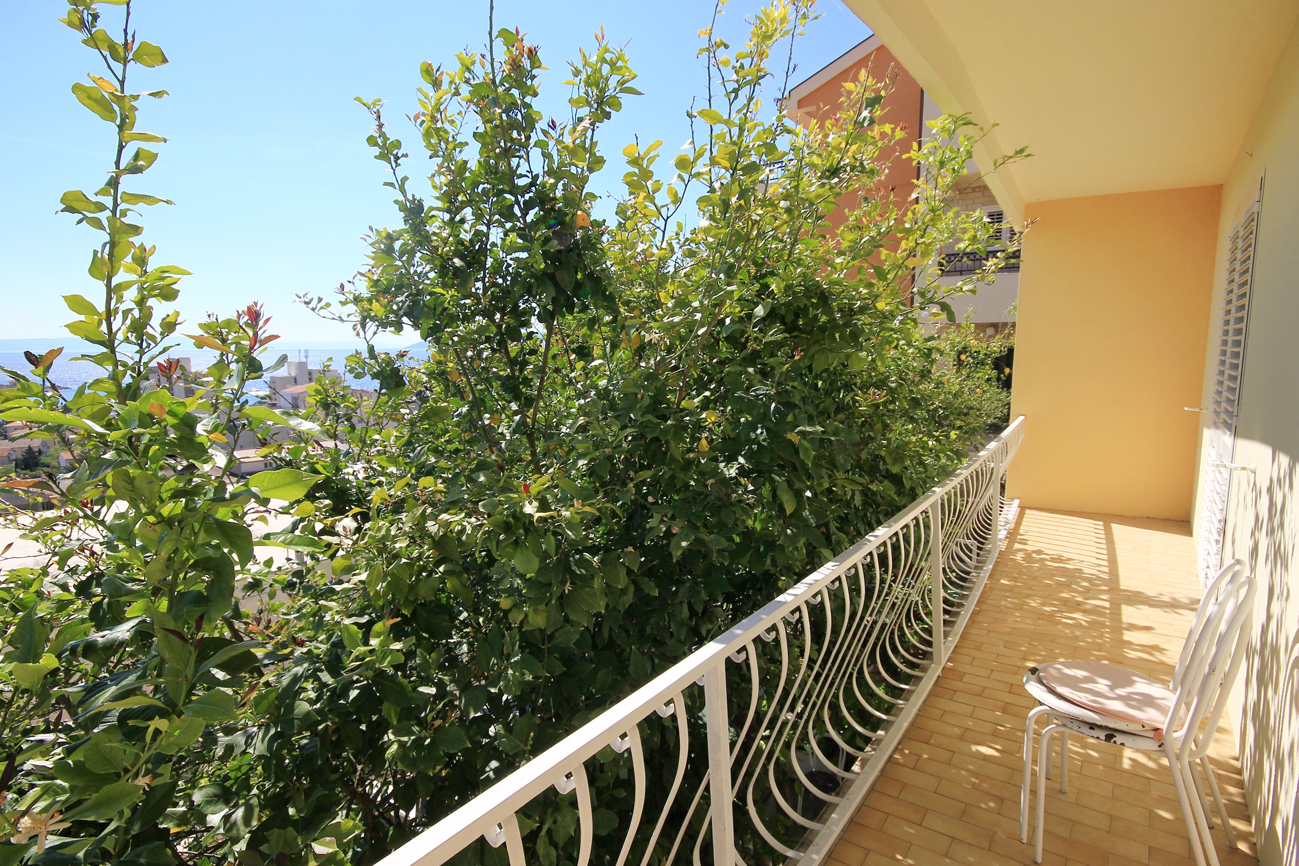 Three bedroom apartment with balcony and sea view Makarska (A-6767-a) Three bedroom apartment with balcony and sea view Makarska (A-6767-a)