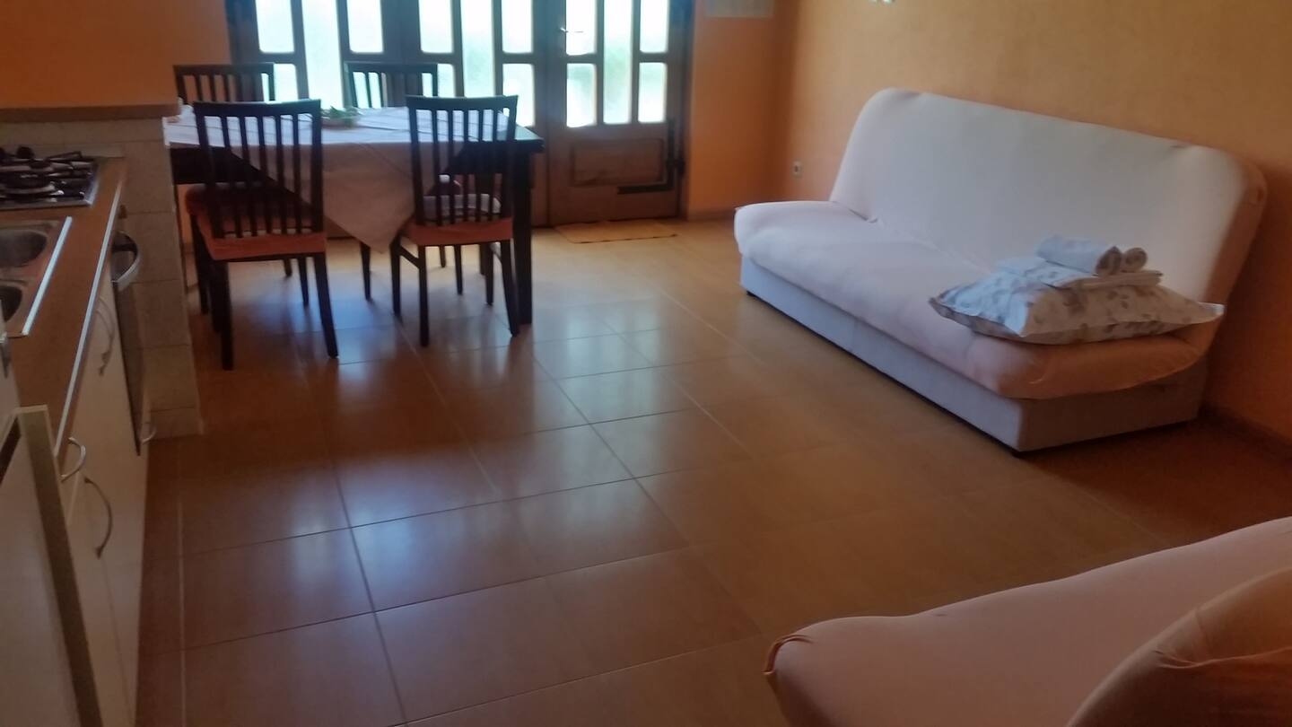 One bedroom apartment with air-conditioning Makarska (A-6768-a) One bedroom apartment with air-conditioning Makarska (A-6768-a)