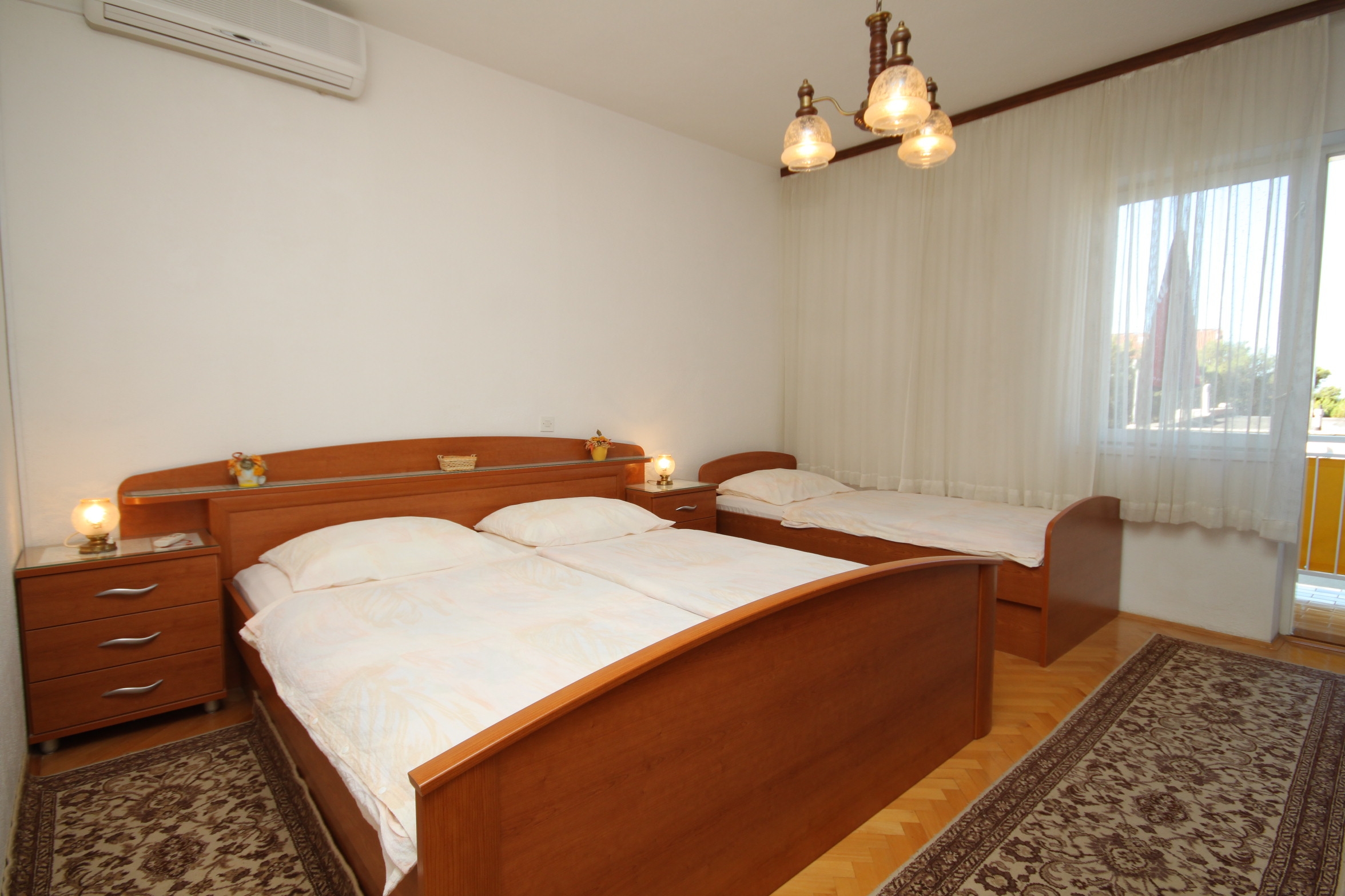Room with balcony Makarska (S-6778-a) Room with balcony Makarska (S-6778-a)