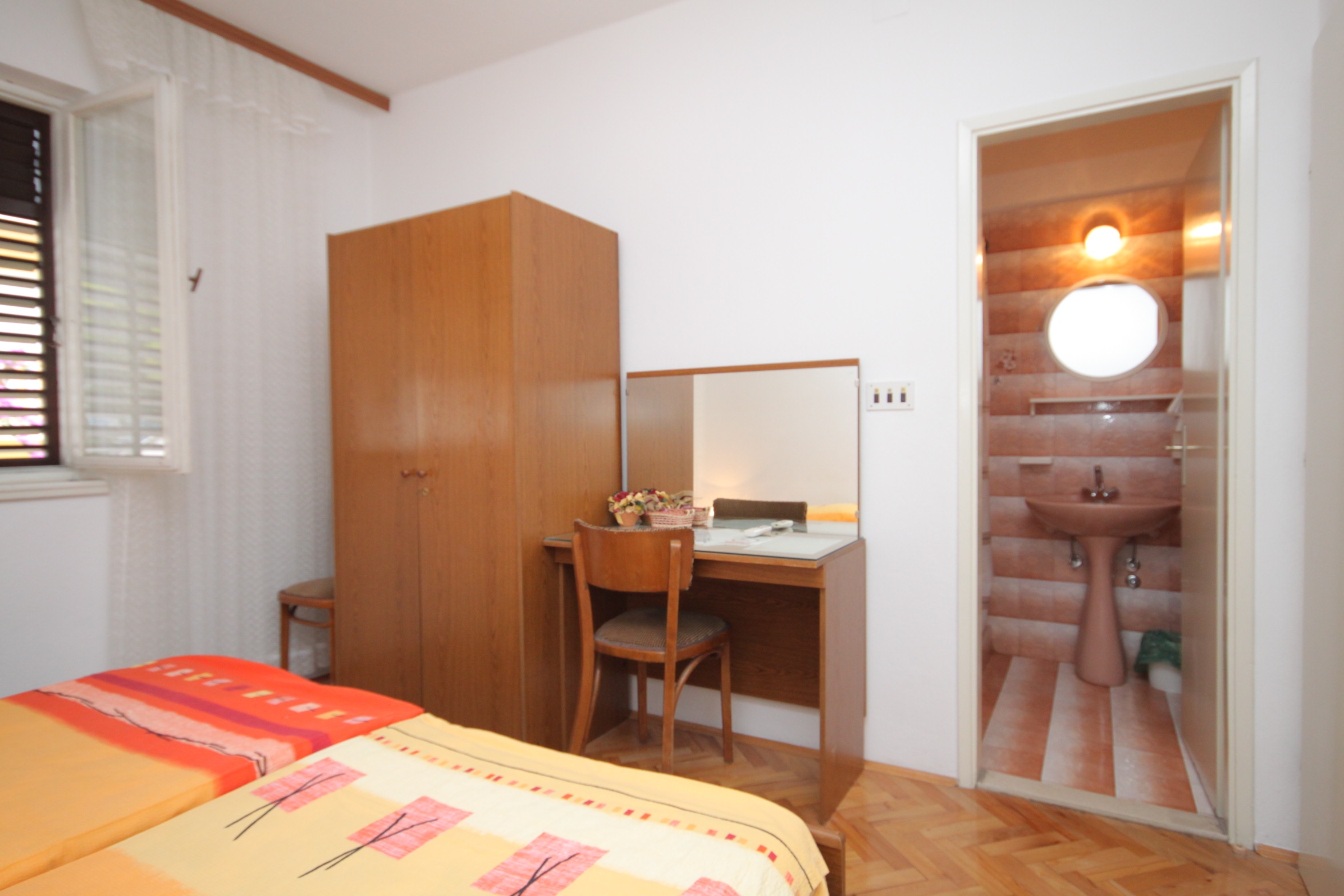 Room with air-conditioning Makarska (S-6778-c)