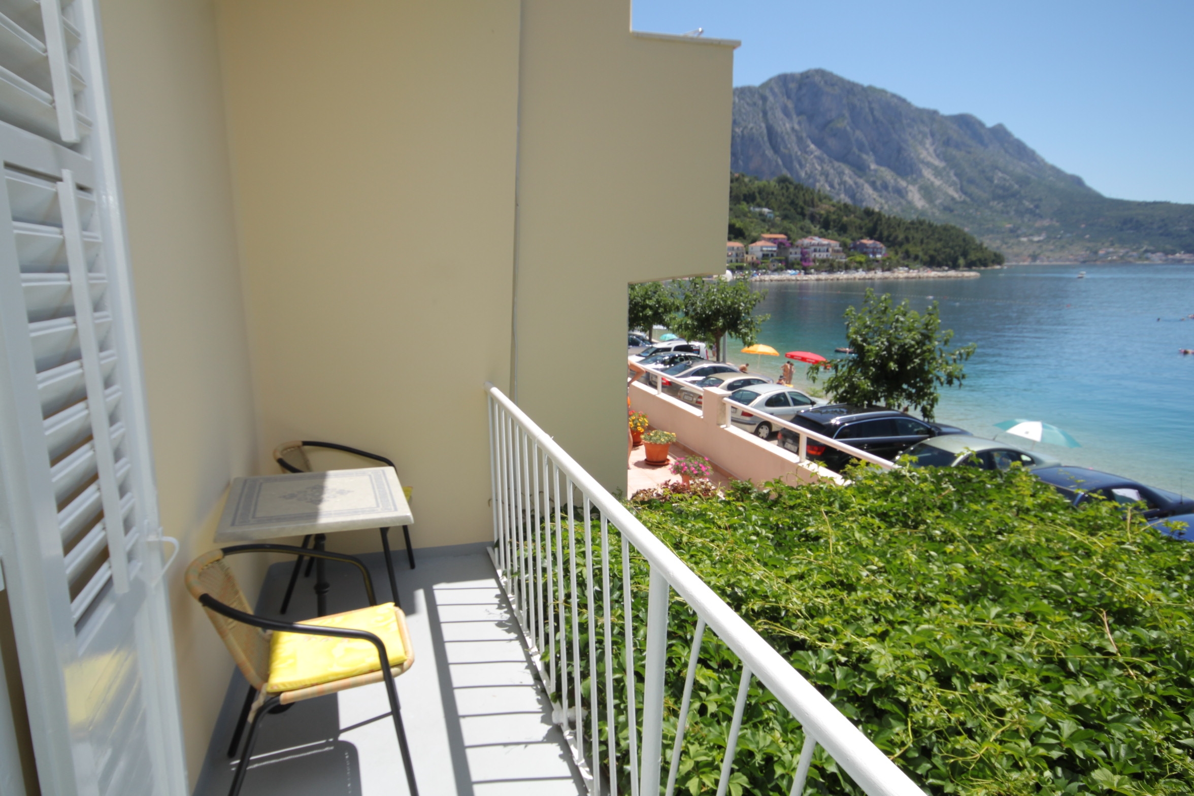 Four bedroom apartment near beach Podgora, Makarska  A-a