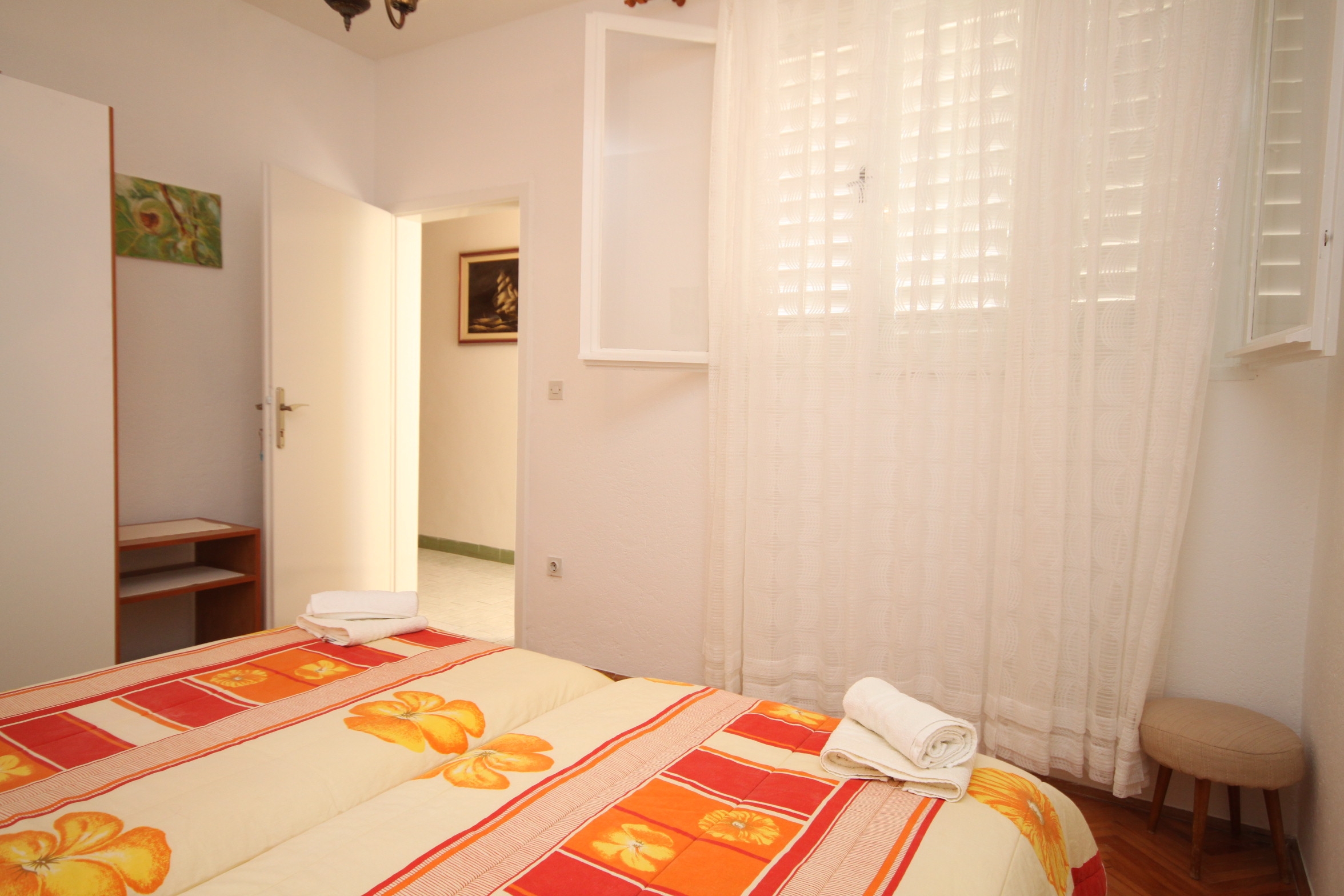 Four bedroom apartment near beach Podgora, Makarska  A-a