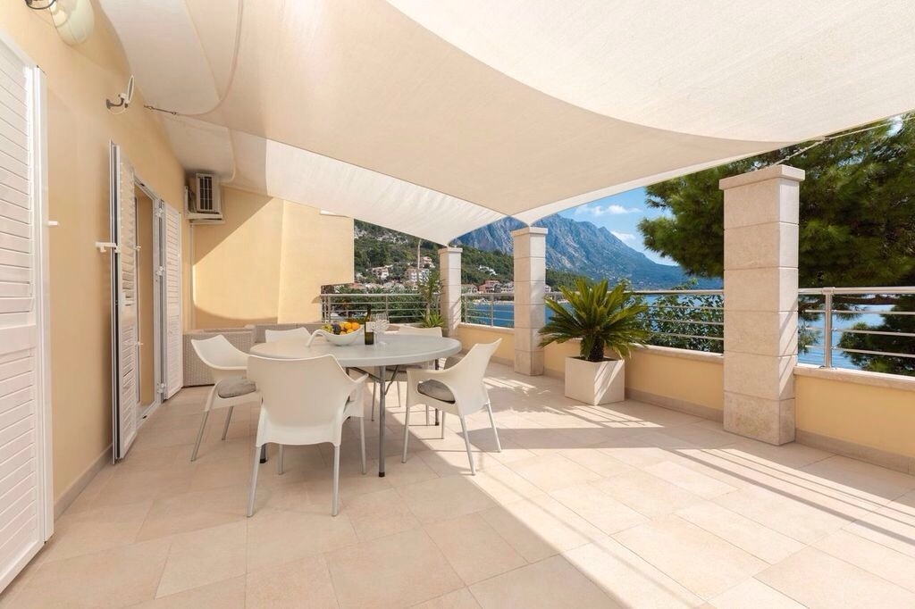 Four bedroom apartment near beach Podgora, Makarska  A-a