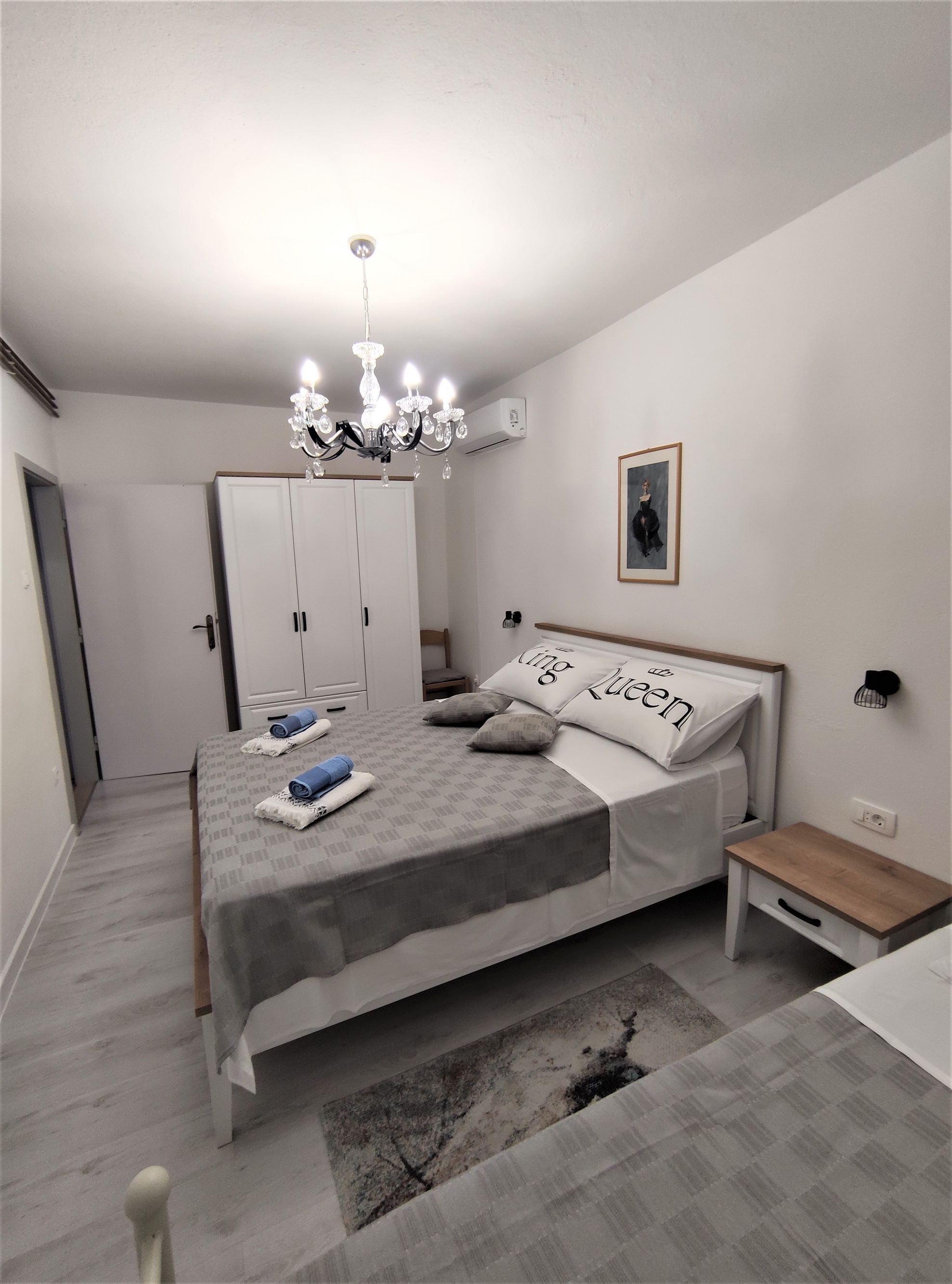 Three bedroom apartment with air-conditioning Makarska  A-b