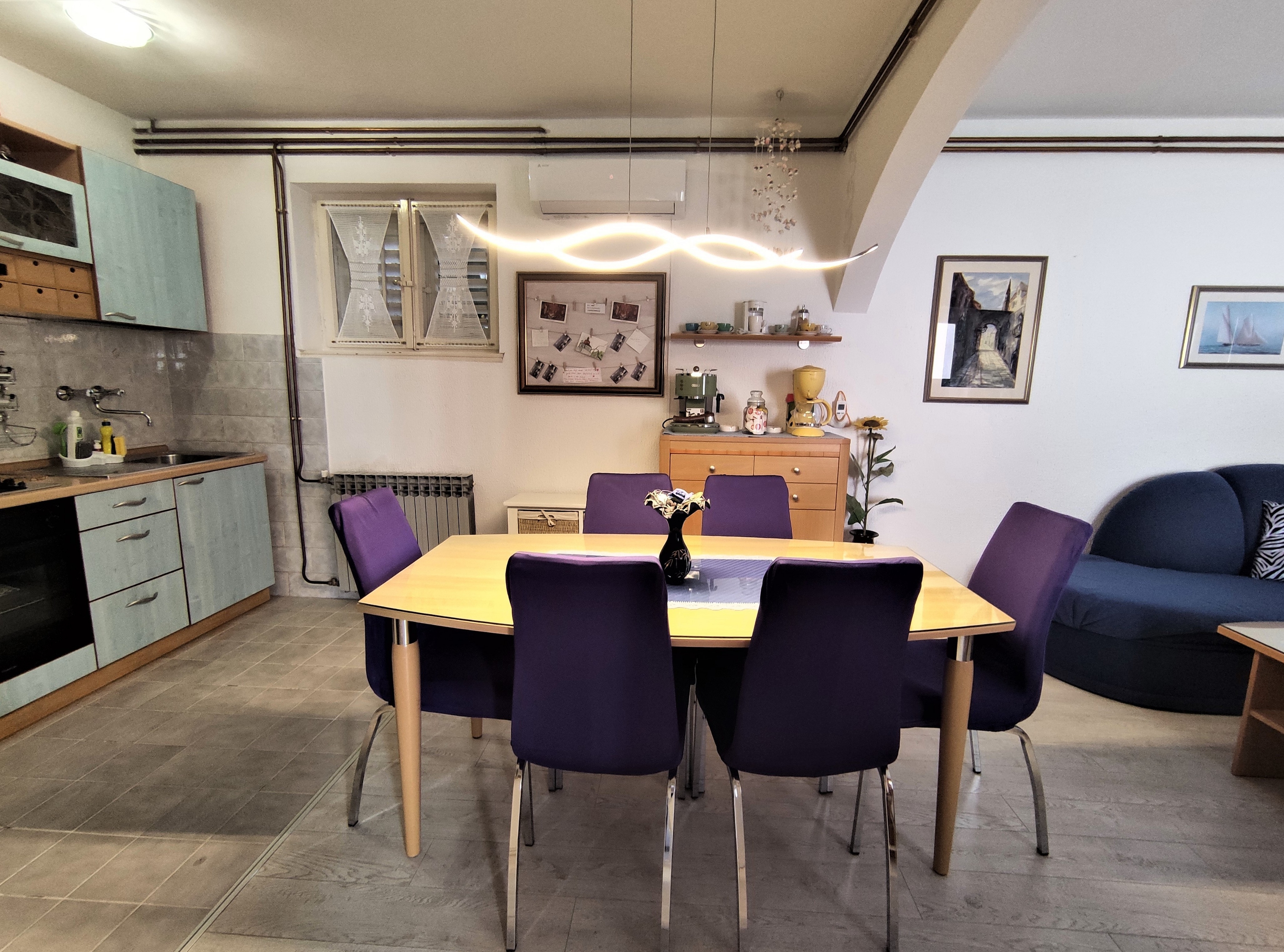 Three bedroom apartment with air-conditioning Makarska (A-6784-b) Three bedroom apartment with air-conditioning Makarska (A-6784-b)