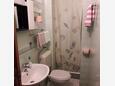Bathroom 1 Makarska, Bathroom 1 in the apartment, (pet friendly) and WiFi.