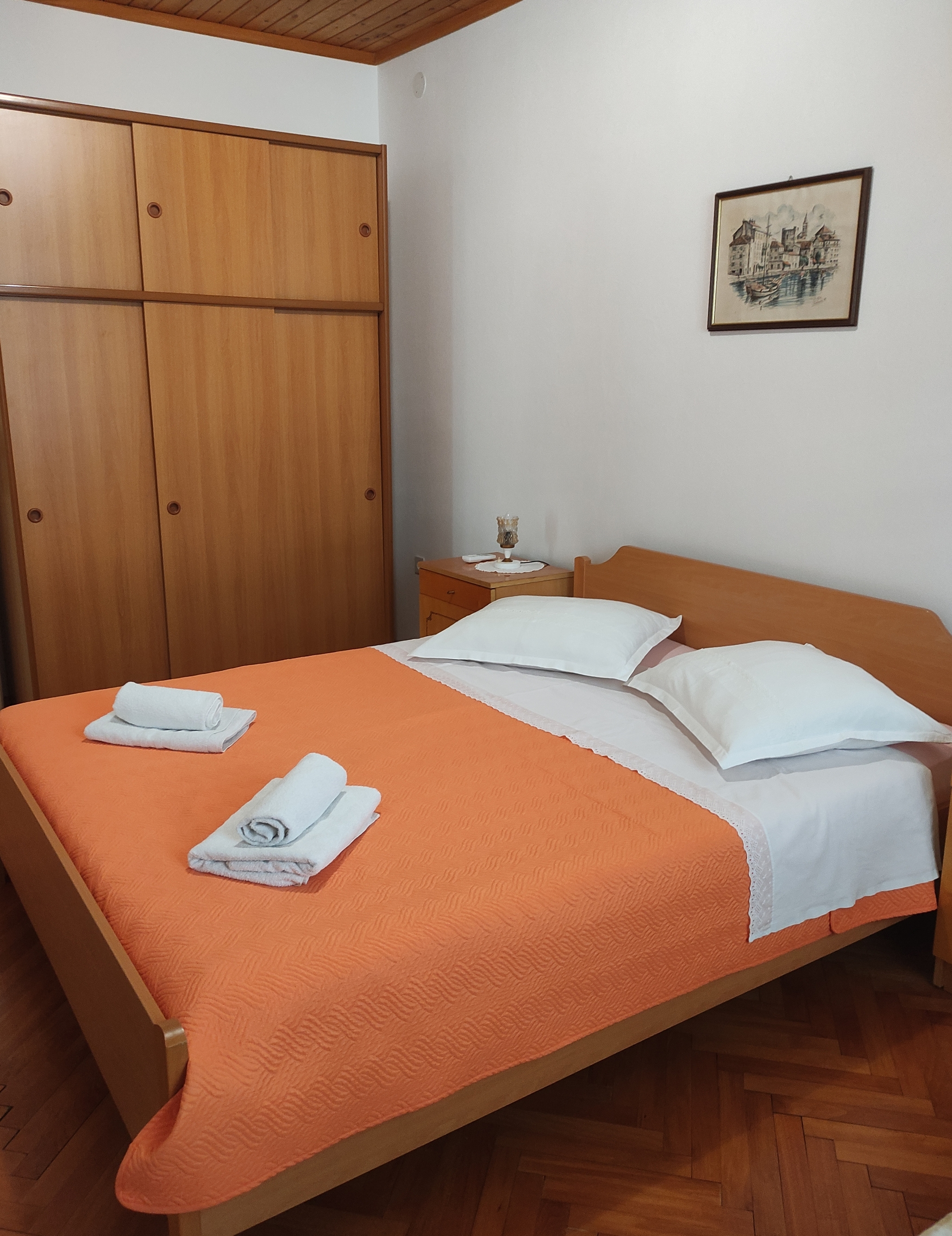 Three bedroom apartment with terrace Makarska  A-c