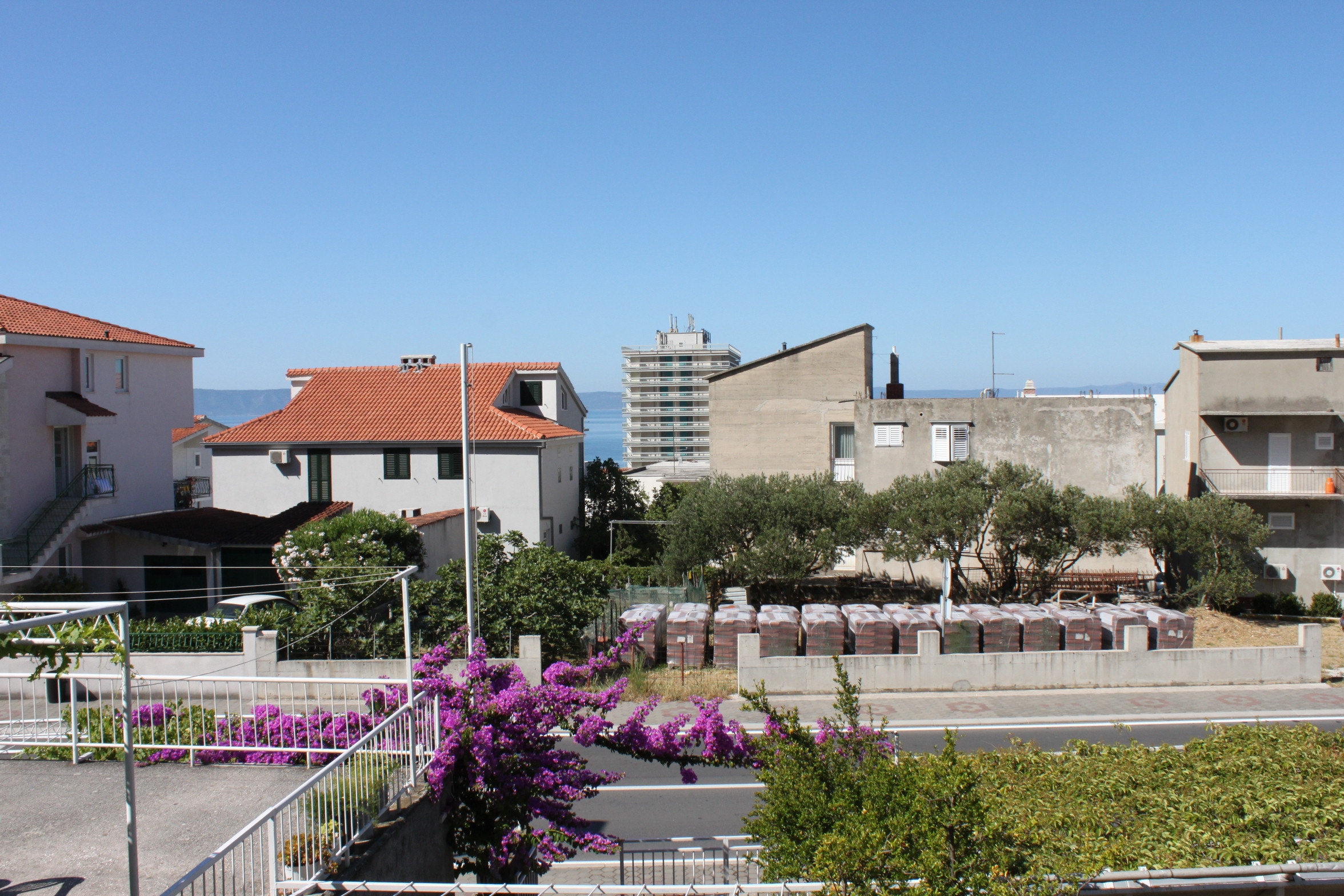 Three bedroom apartment with terrace Makarska  A-c