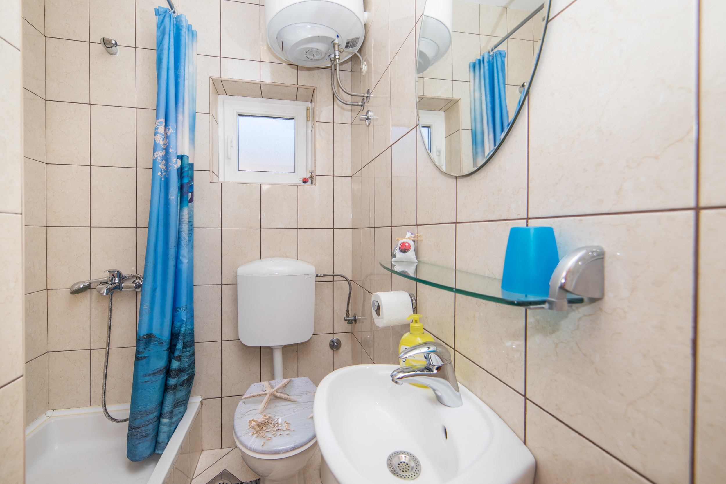 Three bedroom apartment near beach Podgora, Makarska  A-a