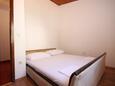 Makarska, Bedroom 3 in the apartment, (pet friendly) and WiFi.