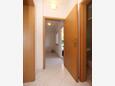 Makarska, Hallway 1 in the apartment, (pet friendly) and WiFi.