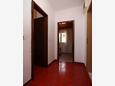 Makarska, Hallway 2 in the apartment, (pet friendly) and WiFi.