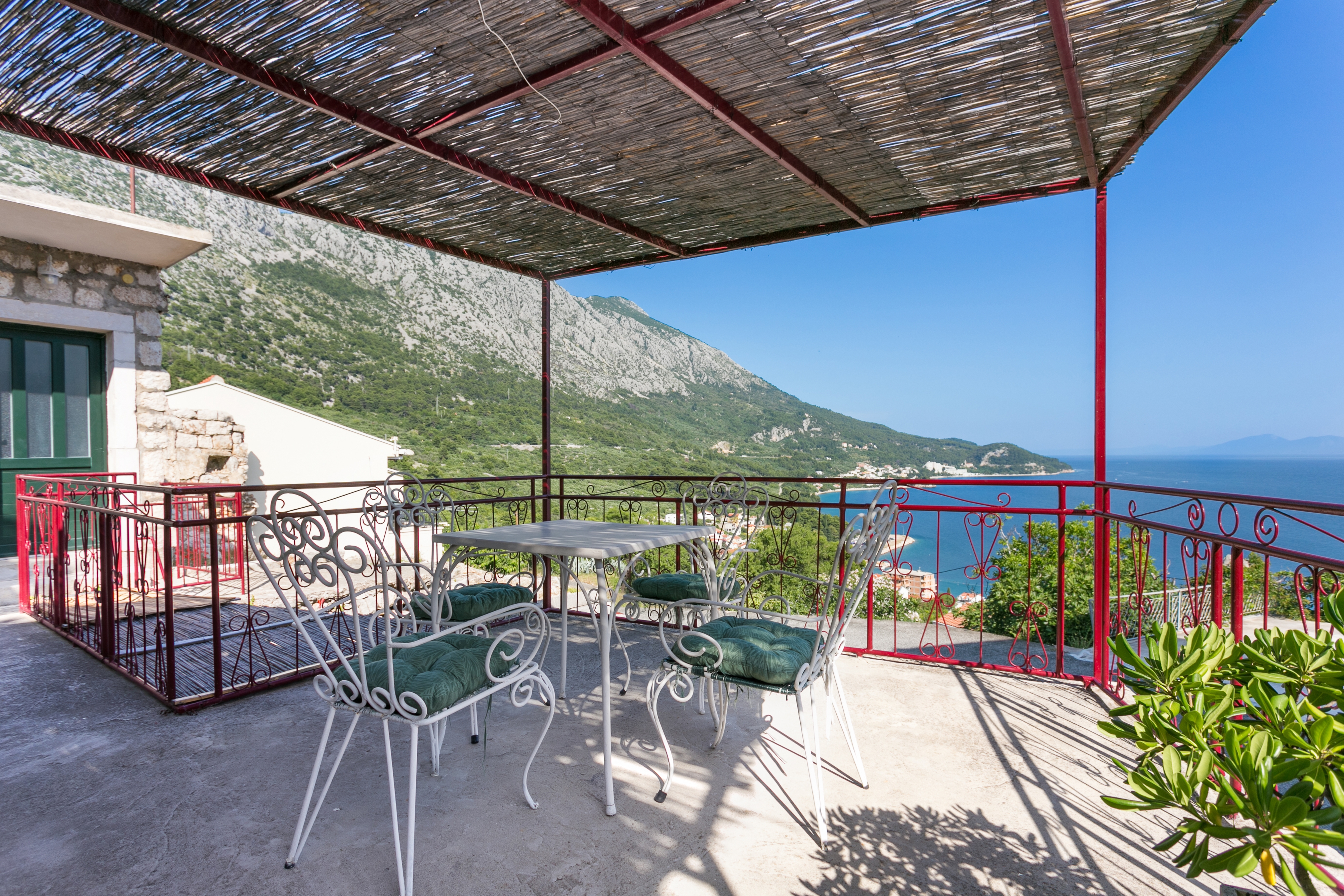 Studio flat with terrace and sea view Igrane, Makarska  AS-b