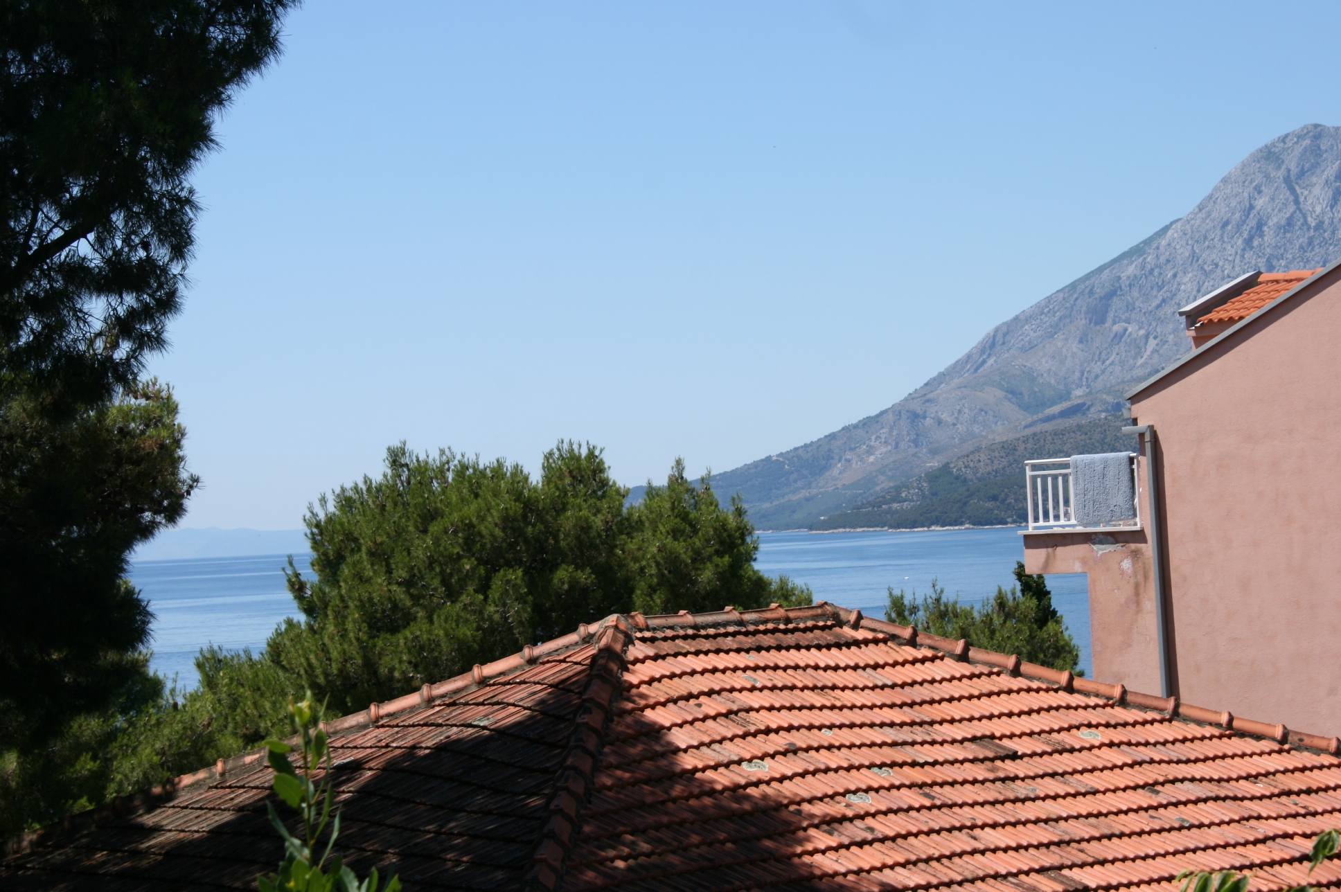 Three bedroom apartment with terrace and sea view Zaostrog, Makarska  A-a