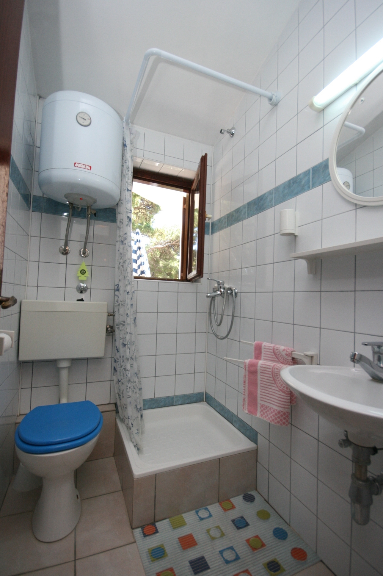 Three bedroom apartment with terrace and sea view Zaostrog, Makarska  A-a