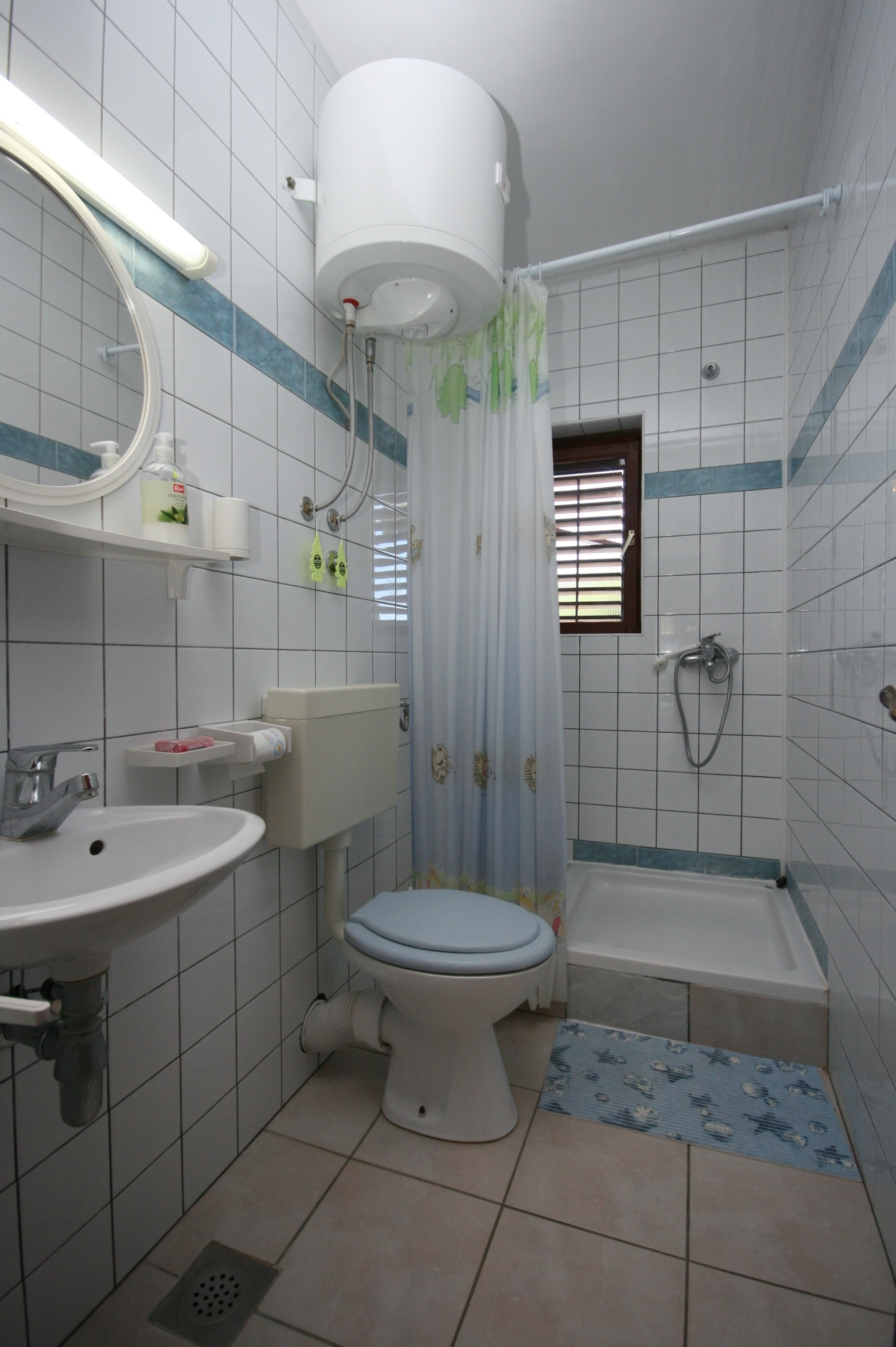 Three bedroom apartment with terrace and sea view Zaostrog, Makarska  A-a