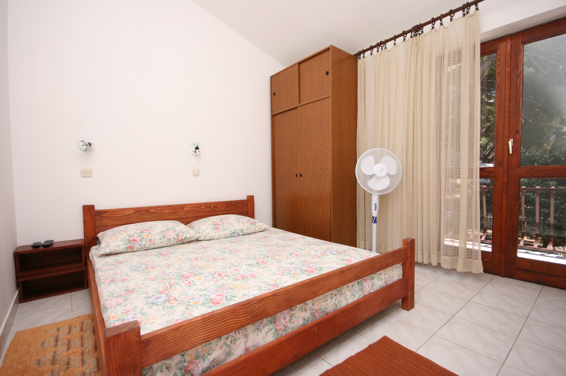 Three bedroom apartment with terrace and sea view Zaostrog, Makarska  A-a