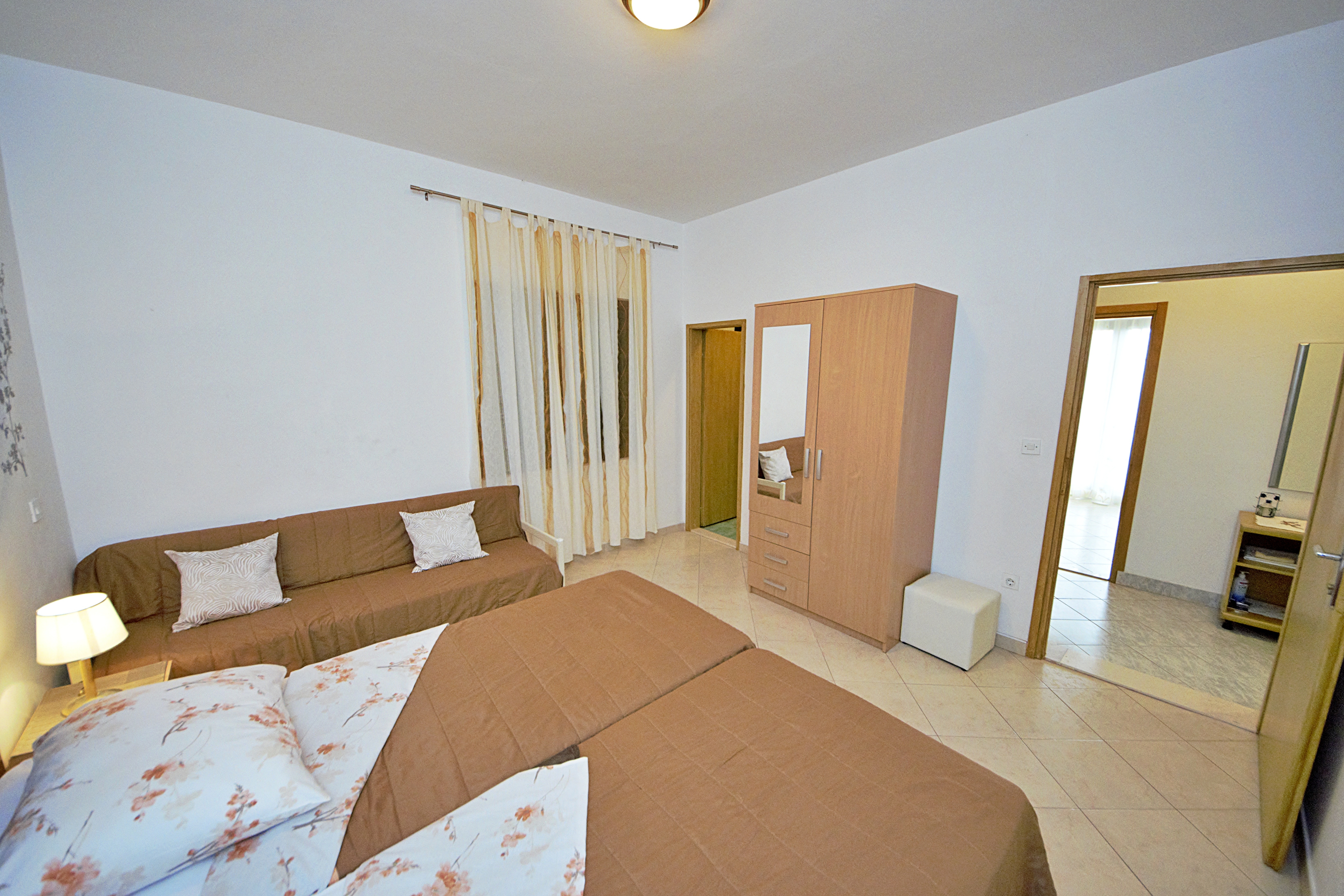 Three bedroom house with terrace and sea view Gornji Tučepi - Podpeć, Makarska  K
